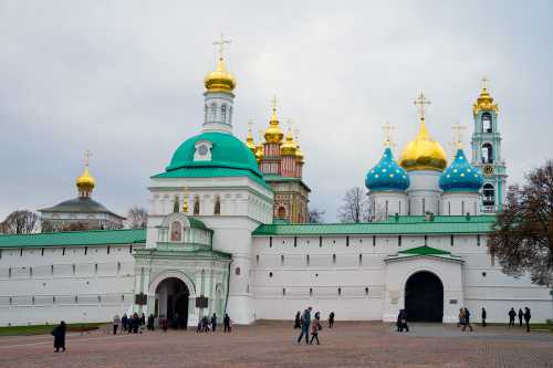 как добраться и доехать до аэропорта пулково со станции метро московская общественным транспортом